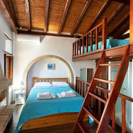 Ypatia Cozy Castle With Loft *