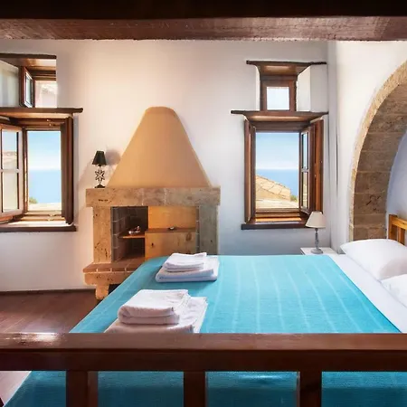 Ypatia Cozy Castle With Loft Vakantiehuis *