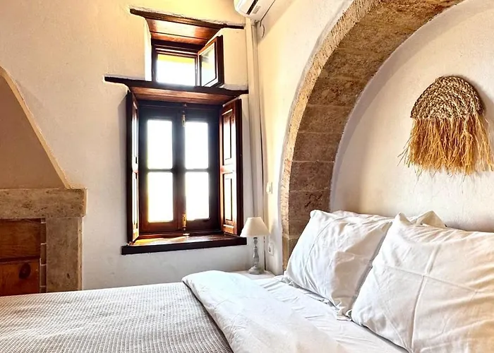 Ypatia Cozy Castle With Loft