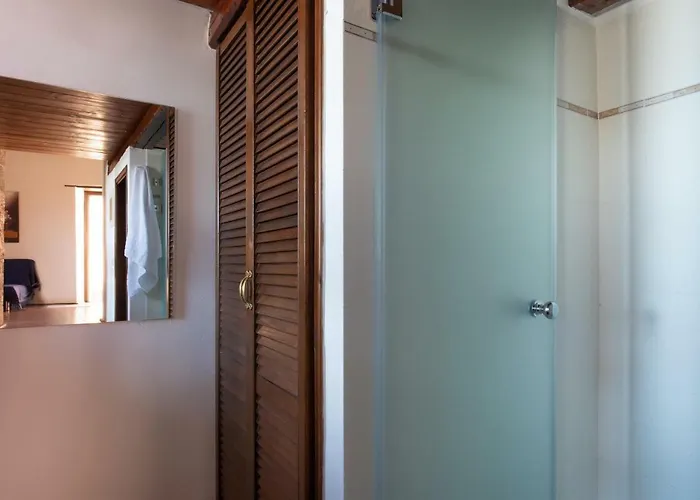 Ypatia Cozy Castle With Loft בית נופש מונמבאסיה